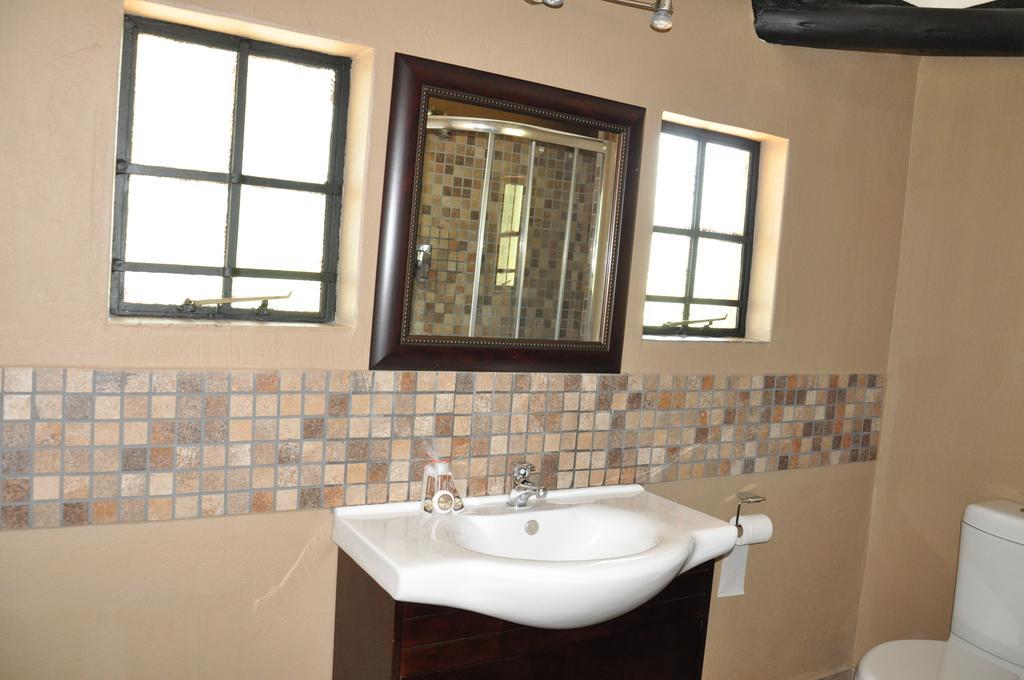 Ukutula Lion Lodge Beestekraal  Ruang foto