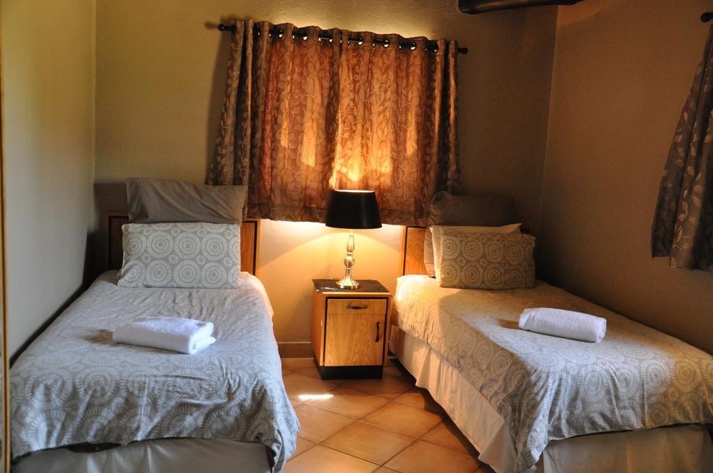 Ukutula Lion Lodge Beestekraal  Ruang foto