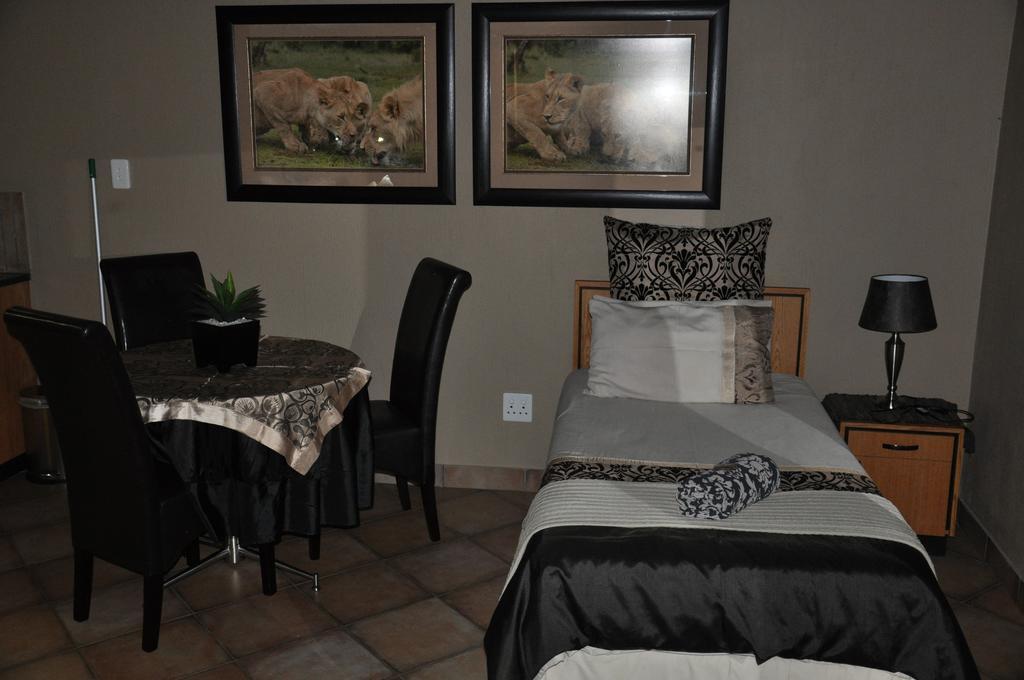Ukutula Lion Lodge Beestekraal  Ruang foto