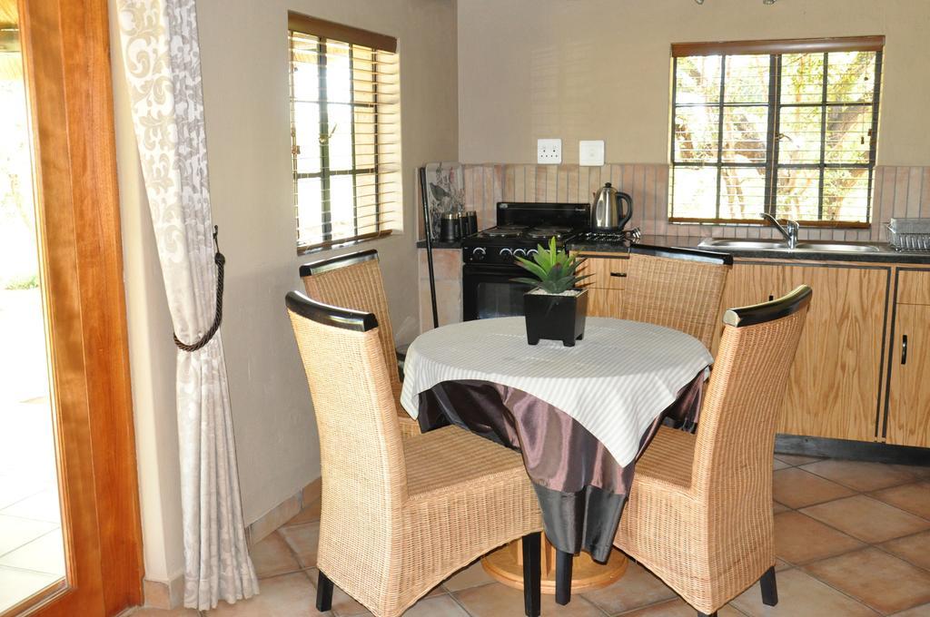 Ukutula Lion Lodge Beestekraal  Ruang foto