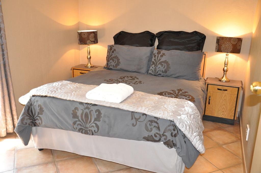 Ukutula Lion Lodge Beestekraal  Ruang foto